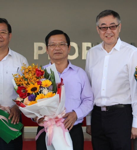 Provincial Party Secretary has visits some enterprises on the beginning Year of the Pig in 2019